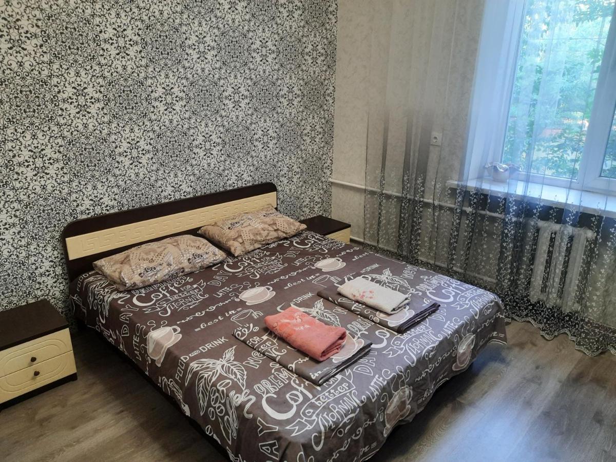 Apartment 2 Bed Rooms Near Aristokrat Zaporizhia Exterior foto
